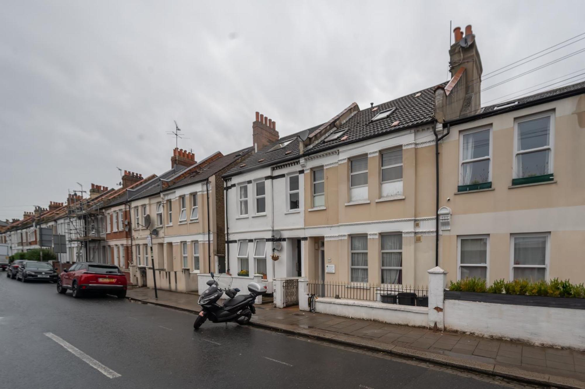 Flexistay Aparthotel Tooting London Bagian luar foto