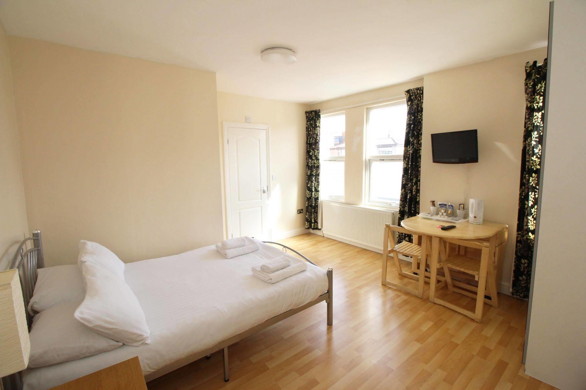 Flexistay Aparthotel Tooting London Bagian luar foto