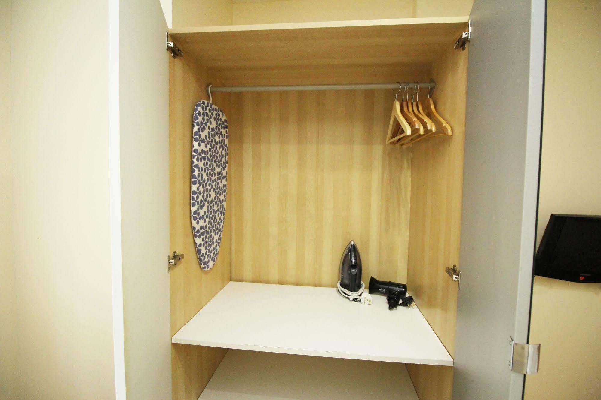 Flexistay Aparthotel Tooting London Bagian luar foto